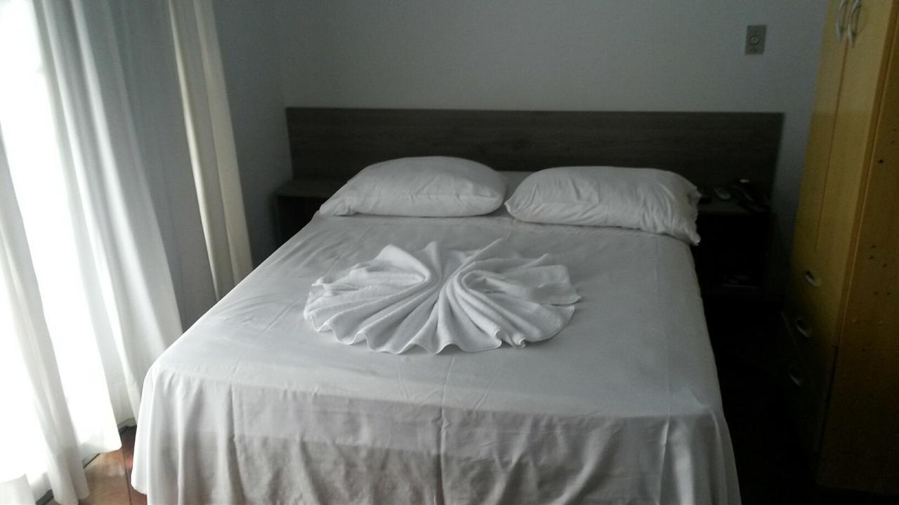 Rocha'S Hotel グアラプアバ エクステリア 写真