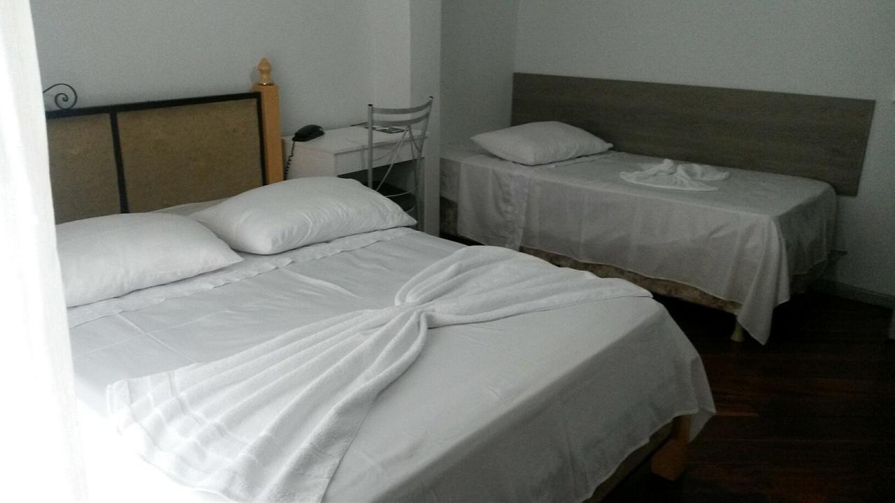 Rocha'S Hotel グアラプアバ エクステリア 写真